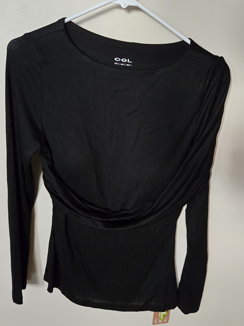OGL Black Long-Sleeve Twist Drapped Back Top With Brami
